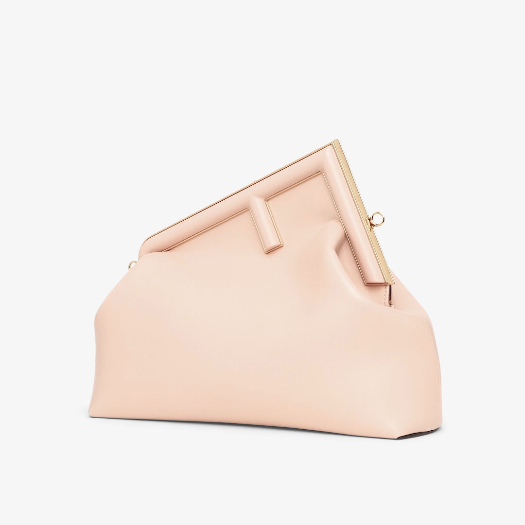 VERY雑誌掲載！『東原亜希同項』【FENDI】新作、大人気