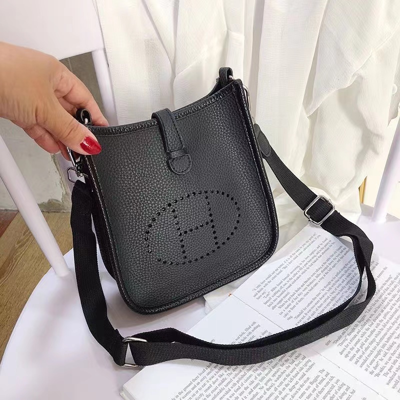 【大人気で入手困難】HERMES　☆EVELYNE 16★エヴリンTPM☆