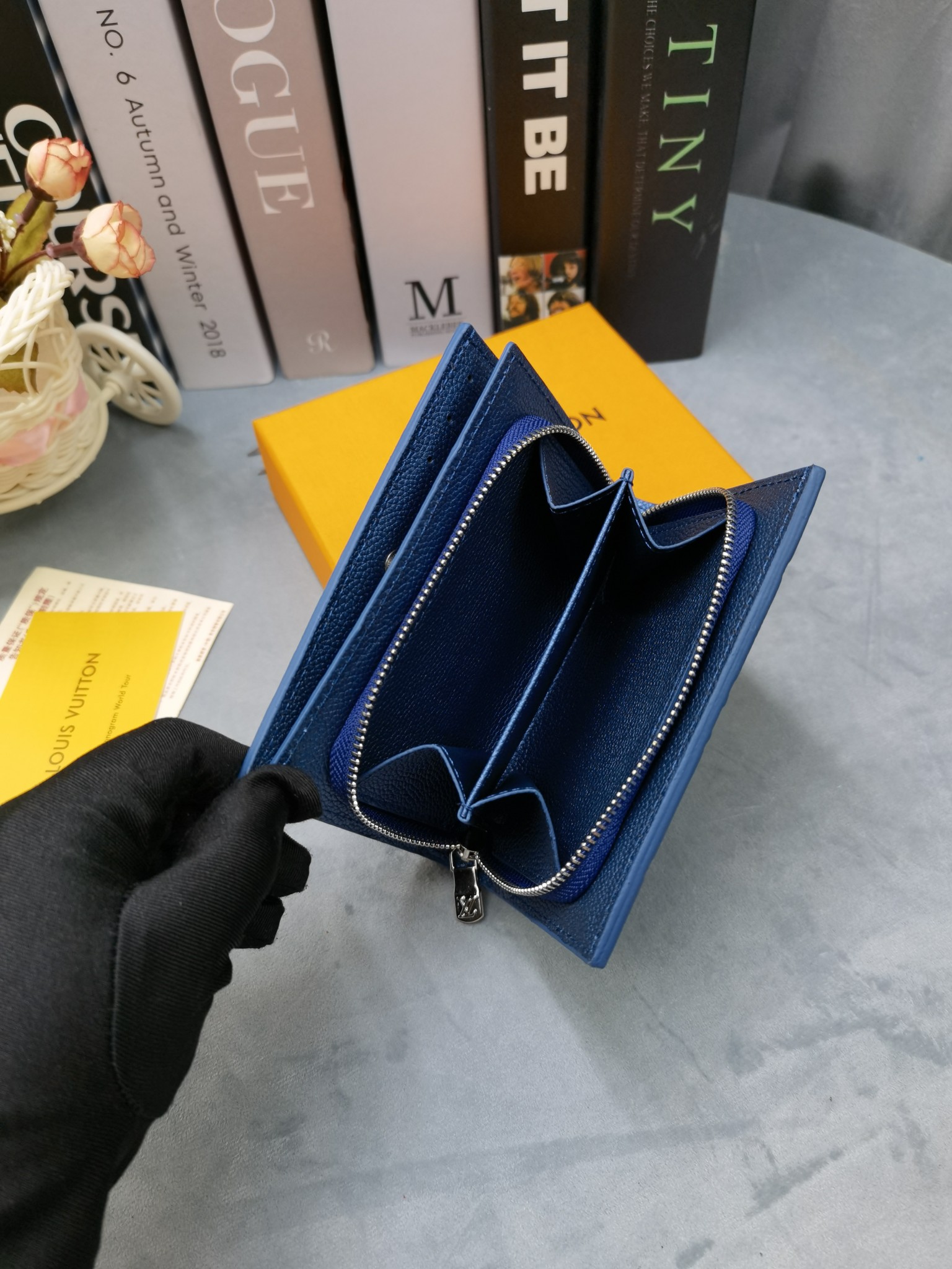 上品で大人可愛いミニ財布♪LV☆ポルトフォイユ クレア☆