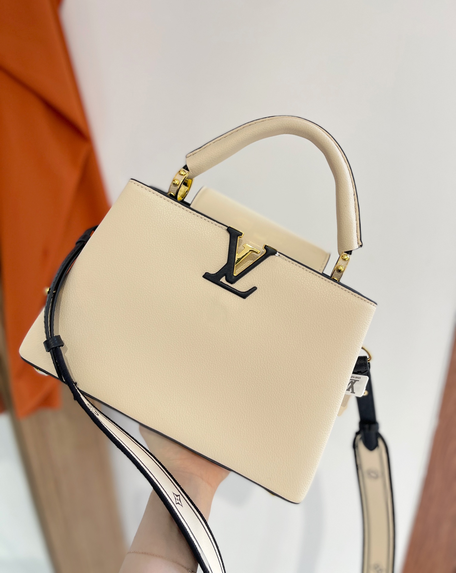 【入手困難★完売前に】LOUIS VUITTON Capucines貴婦人バッグ