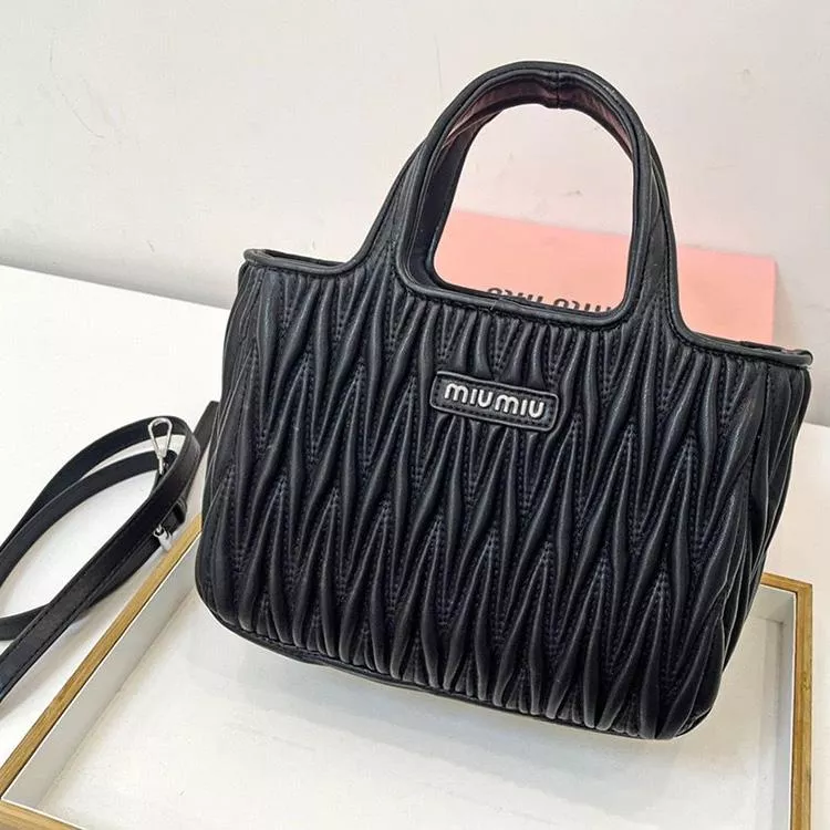 【MIUMIU】ハンドバッグブラック