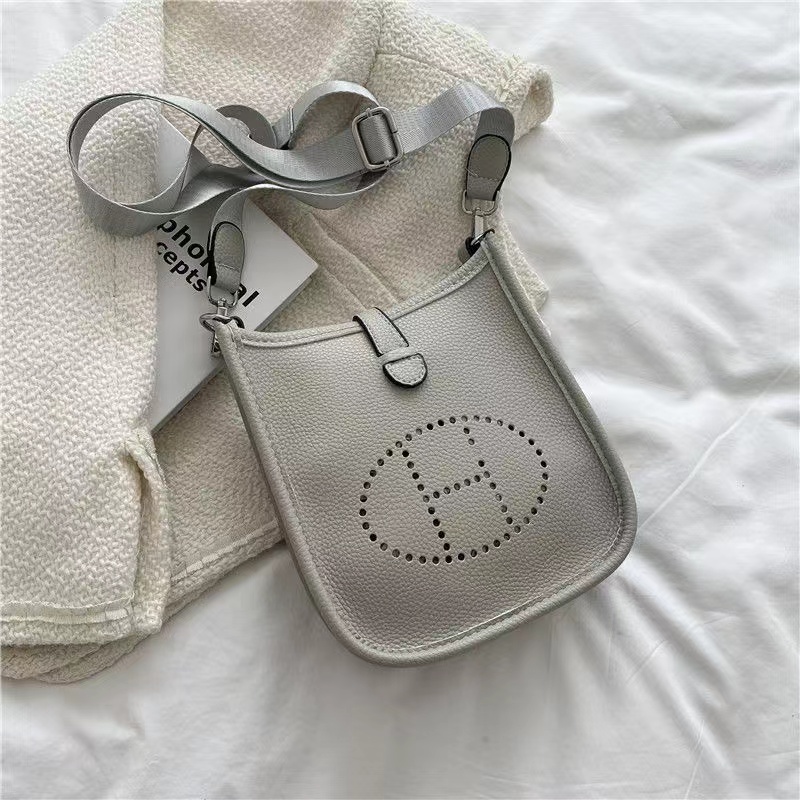 【大人気で入手困難】HERMES　☆EVELYNE 16★エヴリンTPM☆