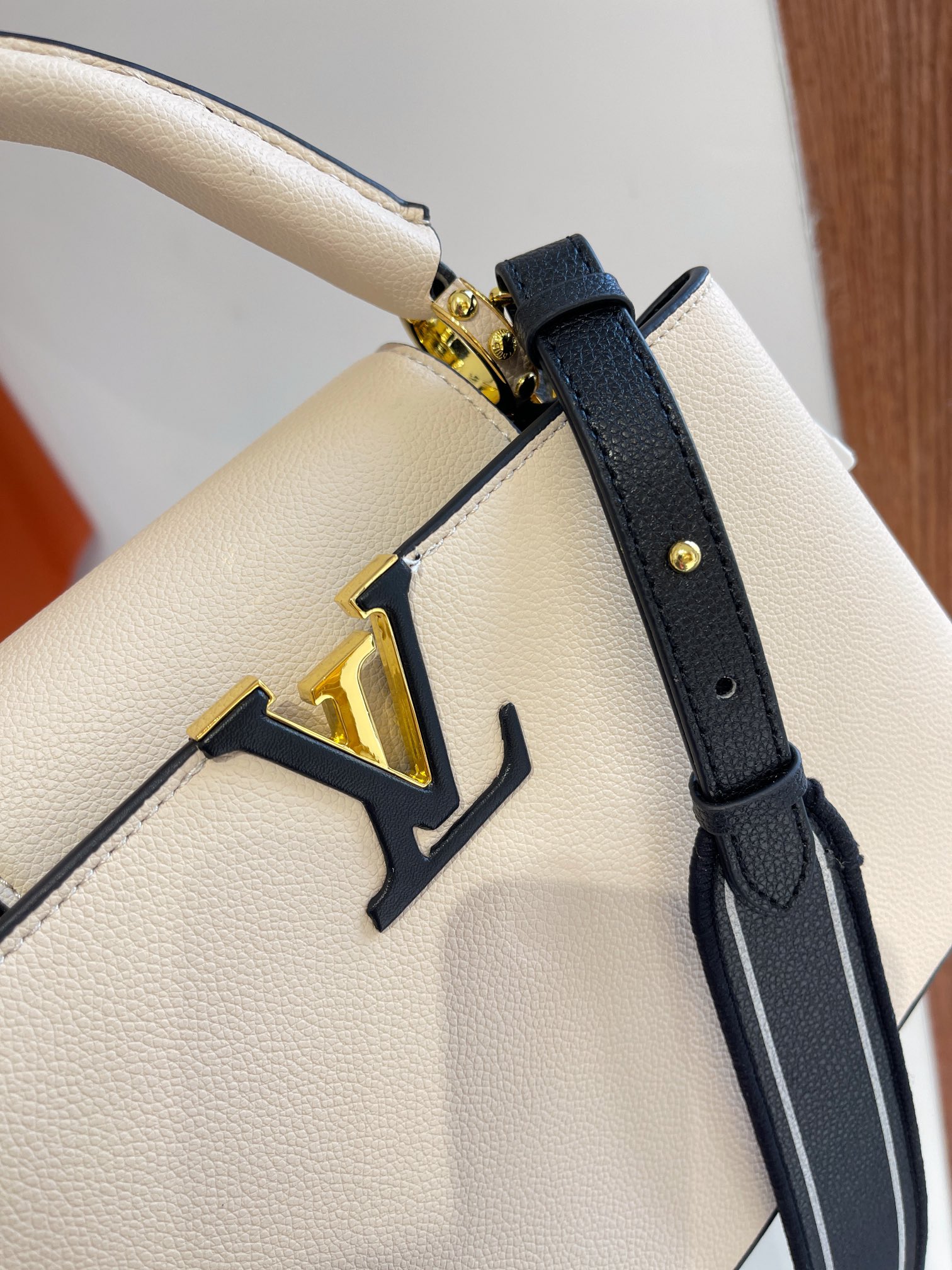 【入手困難★完売前に】LOUIS VUITTON Capucines貴婦人バッグ