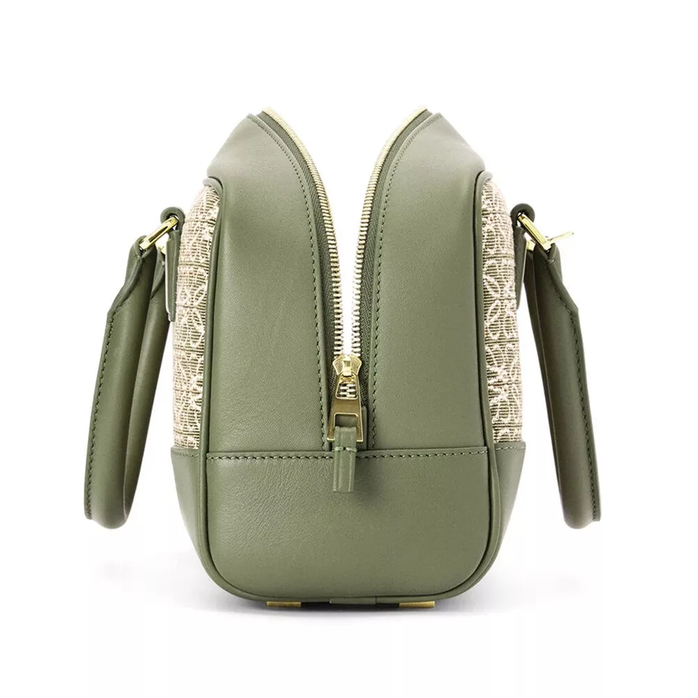 【LOEWE】OGGI雑誌掲載！泉里香さんも着用！アマソナ23 バッグ アナグラム 3WAY アナグラム-BUYMA