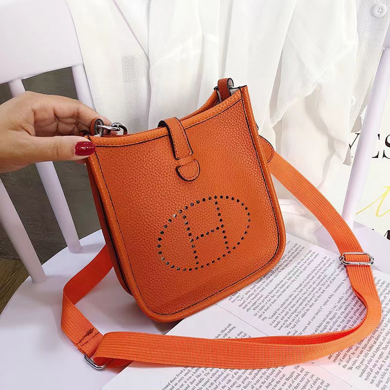 【大人気で入手困難】HERMES　☆EVELYNE 16★エヴリンTPM☆