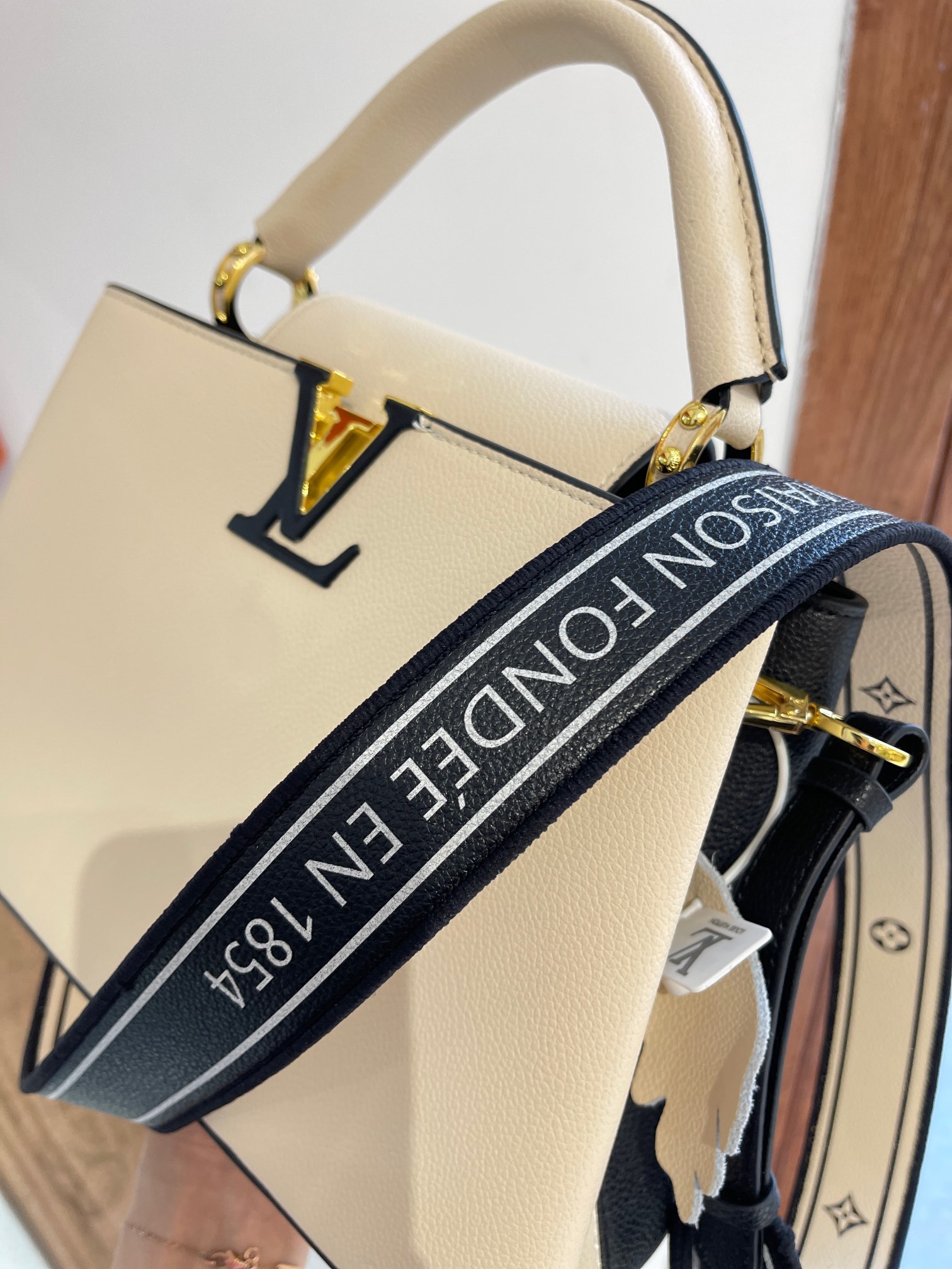 【入手困難★完売前に】LOUIS VUITTON Capucines貴婦人バッグ