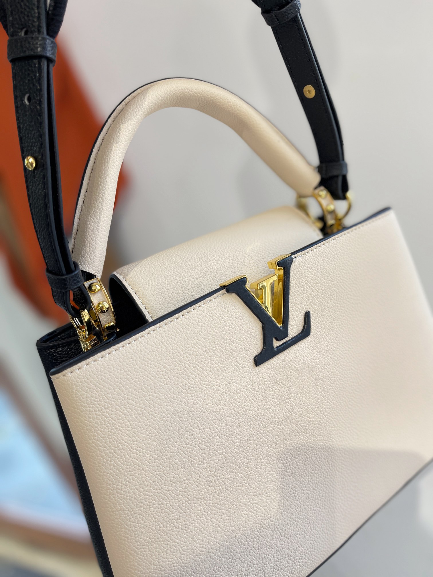 【入手困難★完売前に】LOUIS VUITTON Capucines貴婦人バッグ