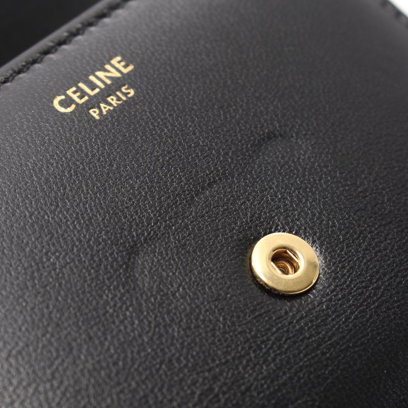 【CELINE】国内即発トリオンフ 三つ折り財布 バッグにもすっきり【財布】
