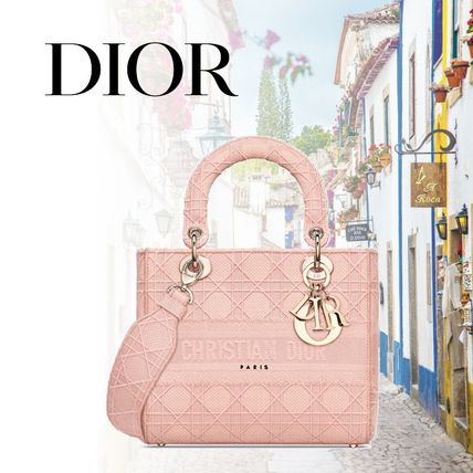 DIOR “LADY D-LITE” カナージュ ミディアム バッグ