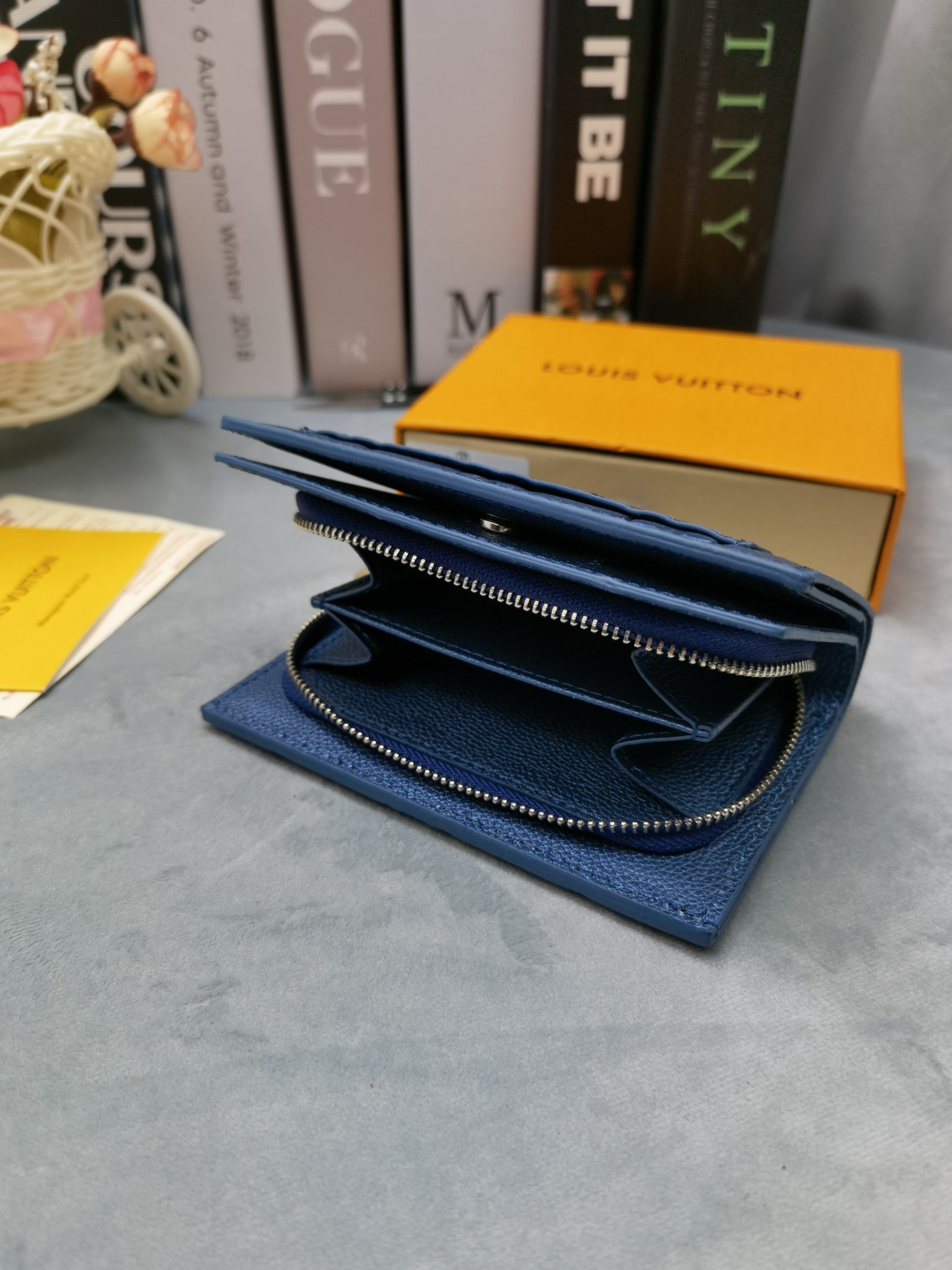 上品で大人可愛いミニ財布♪LV☆ポルトフォイユ クレア☆