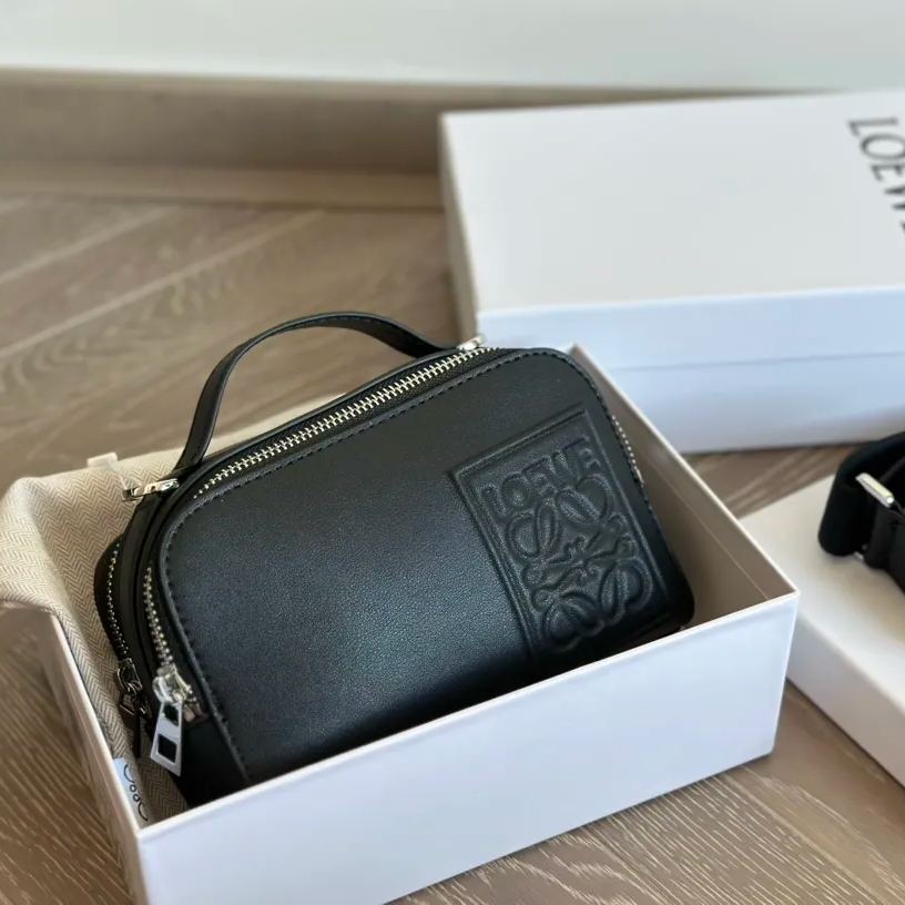 【LOEWE】カメラ クロスボディバッグ ミニ サテンカーフ