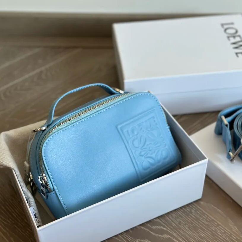 【LOEWE】カメラ クロスボディバッグ ミニ サテンカーフ