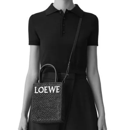 【loewe】すぐ届く☆新作☆loewe☆ラフィアトートバッグ