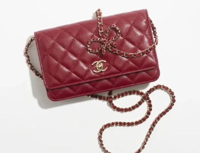 Chanel限定のシャネルウォレットを23800円+【無料】スクエアサングラスで400セット限定販売! 数量限定、期間限定の特別オファー!