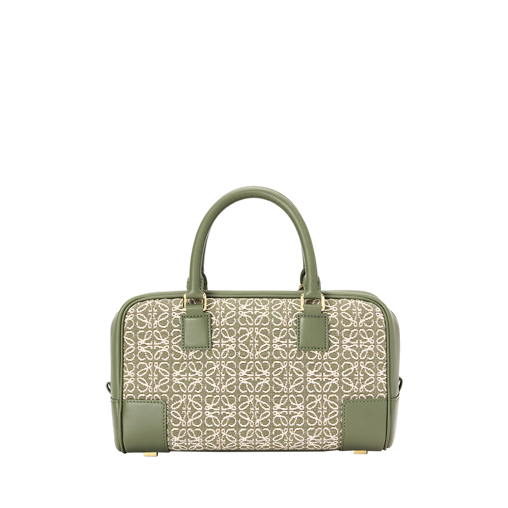 【Loewe】雑誌掲載！泉里香さん愛用の大人気新作バッグが登場！アマソナ23 バッグ (アナグラムジャカード＆カーフ)
