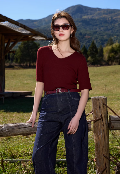 大きいサイズの婦人服2025春新作シンプルVネックベーシックTシャツスリムフィット肩太めMM