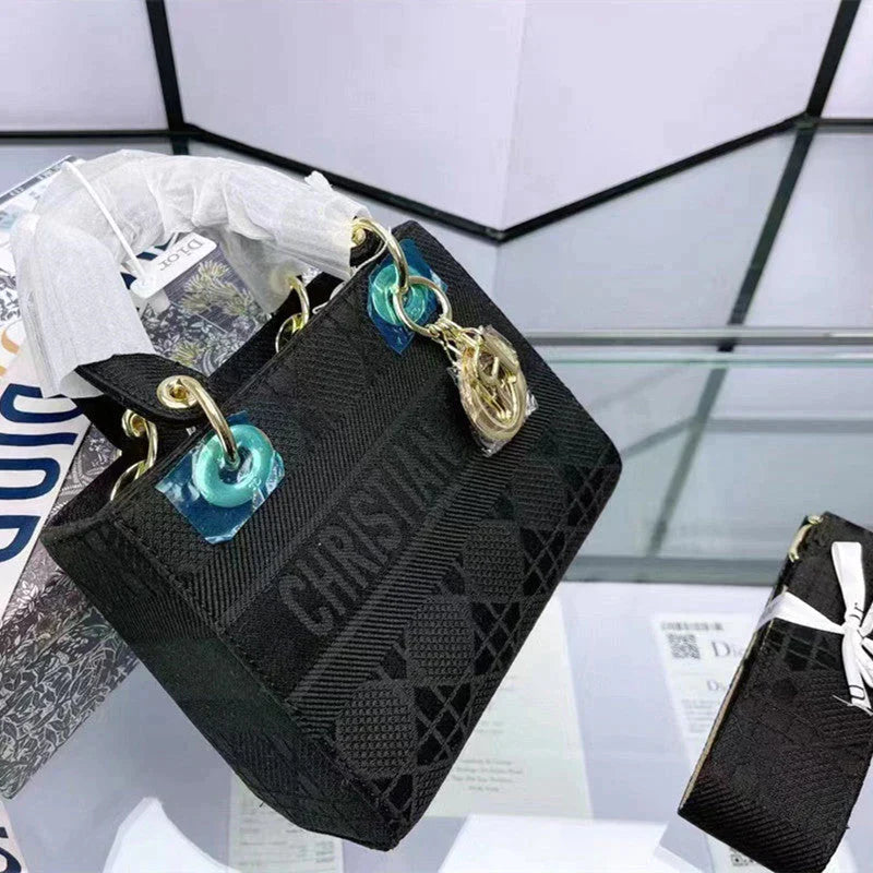 【DIOR】BAILA雑誌掲載！中村アンさん愛用のMedium Lady D-Lite Bag
