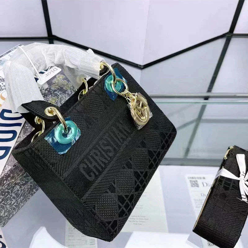 【DIOR】BAILA雑誌掲載!中村アンさん愛用のMedium Lady D-Lite Bag