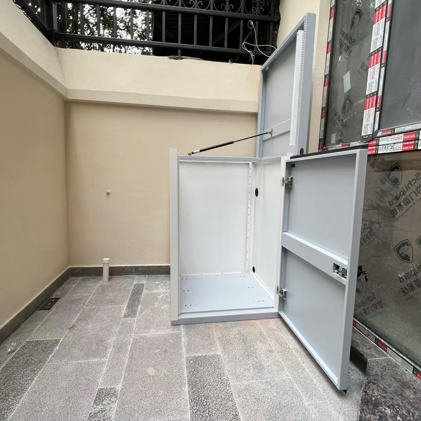 Outdoor washing machine cabinet-rainproof, sun-proof and moisture-proof cabinet