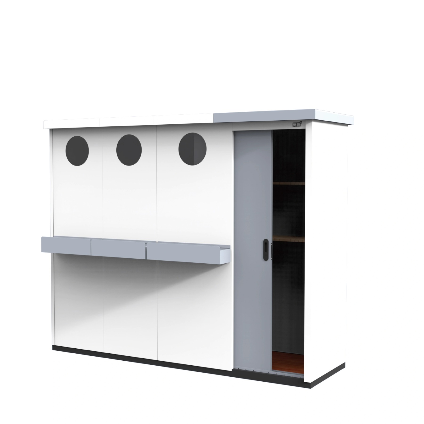 Villa courtyard storage room