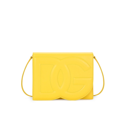 【Dolce & Gabbana】雑誌発行しました！ DGロゴカーフスキンクロスボディバッグが登場★特急配送無料💓日本でも人気急上昇中↑↑↑常に在庫切れ！ ！
