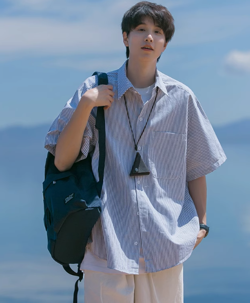 日本のシティボーイ青と白のストライプシャツ半袖メンズ夏新作ゆったりカジュアルボーイズシャツジャケット