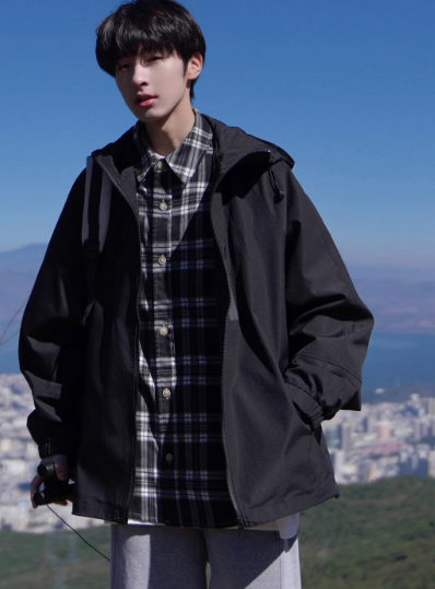 春と秋の新しいスタイルの男の子用ジャケット、春着のジャケット、カジュアルで人気の黒いトップス