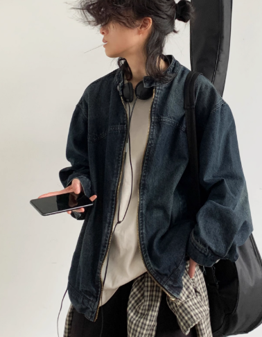 春のレトロなウォッシュ加工デニムジャケット、男女兼用、ダメージ加工のボーイフレンドスタイル、ゆったりとした万能カジュアルジャケット