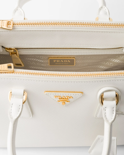 【PRADA】長澤まさみさん着用！夏感あふれる新作“ストローバッグ”が登場