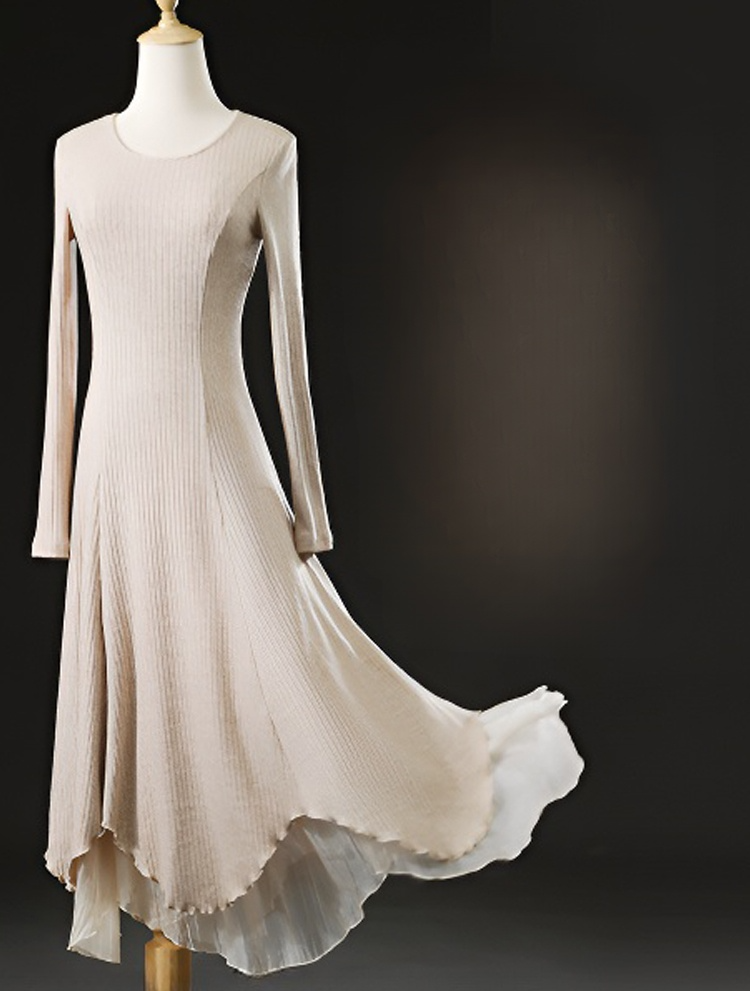 ชุดเดรสทรงสลิมฟิต ชายเดรสไม่เท่ากัน