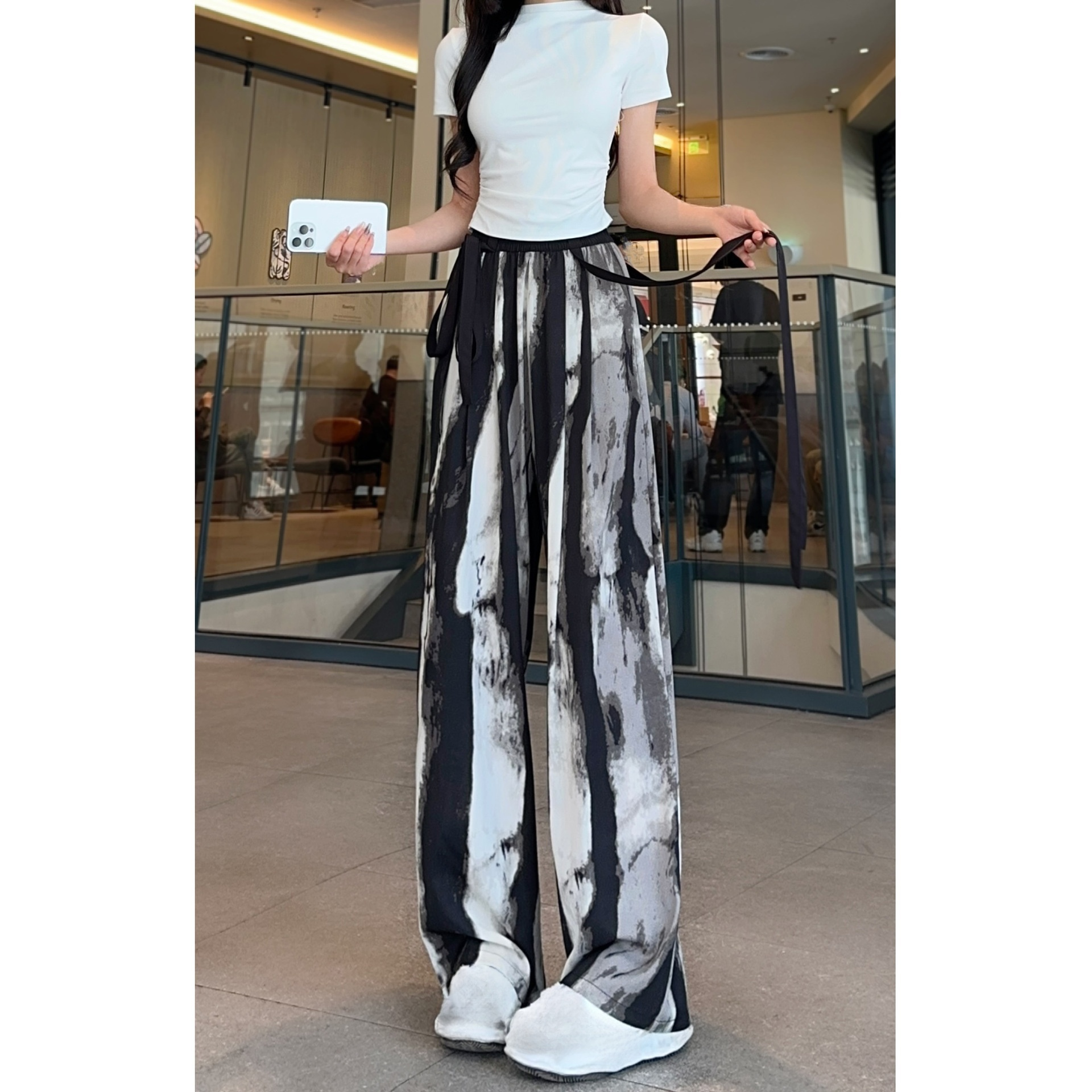 กางเกงขายาวทรงกว้างผ้าไหมน้ำแข็งผูกริบบิ้น | เย็นสบายและช่วยให้ดูผอมเพรียว ราวกับเดินอยู่บนอากาศ ❄️