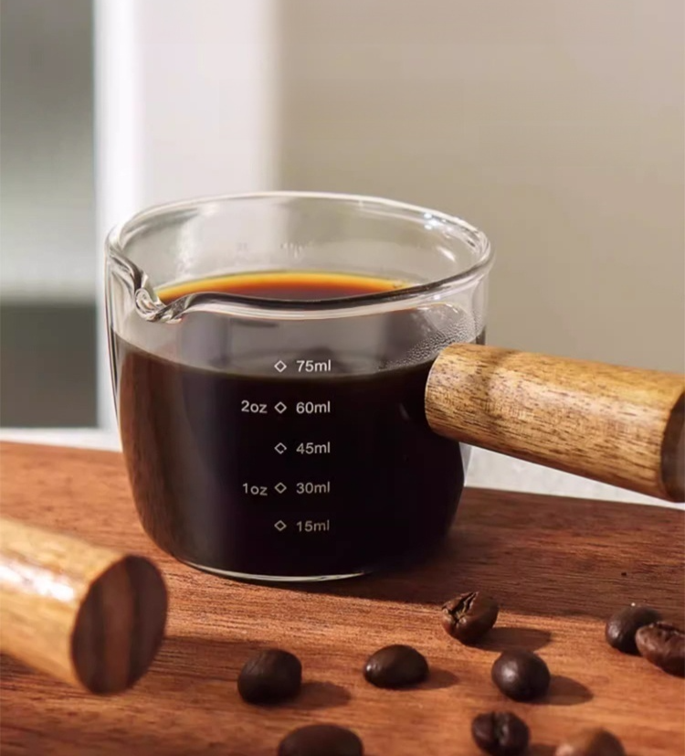 ถ้วยตวงกาแฟด้ามจับไม้
