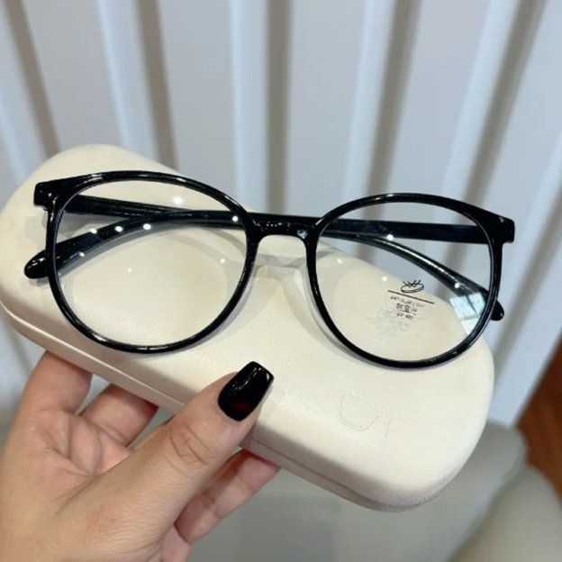 Ultra-lightweight anti-blue light integrated reading glasses