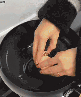 Iron replenishing non stick iron pot