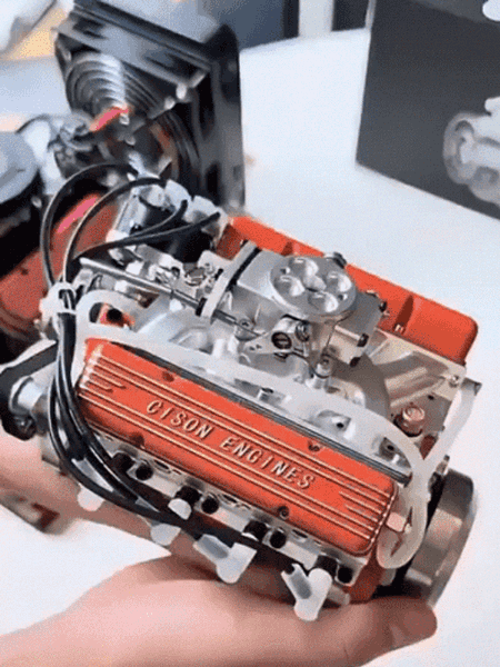 New V8 engine model  🏎️ Every engineer's dream. 1:16 scale, water-cooled, and with the incredible sound of a V8.