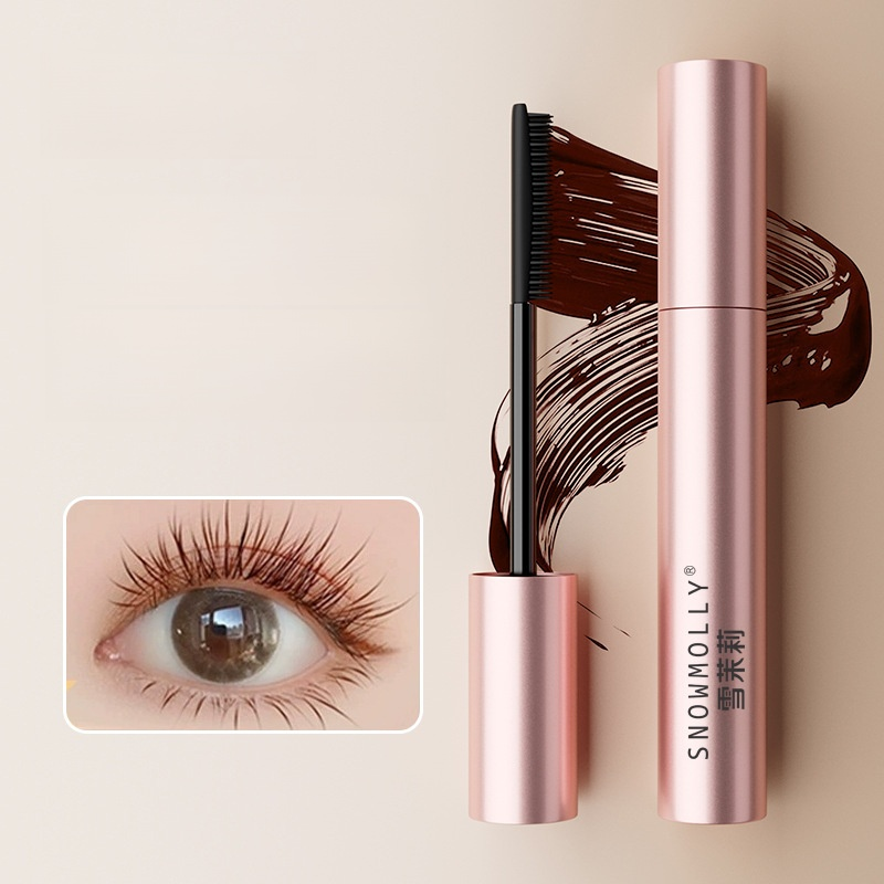 Volumizing Mascara Recommended by Celebrity Makeup Artists – A Must-Have for Short Eyelashes