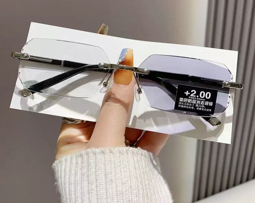 👓️A revolutionary technology in frameless diamond-cut reading glasses✨Intelligent zoom + blue light protection + UV protection✅
