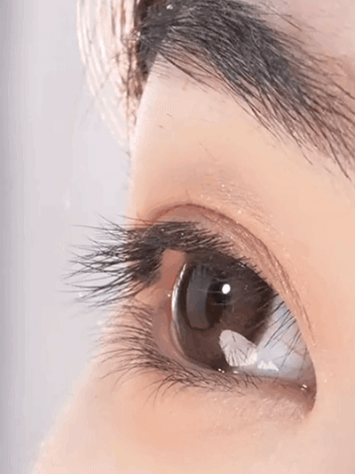 Volumizing Mascara Recommended by Celebrity Makeup Artists – A Must-Have for Short Eyelashes