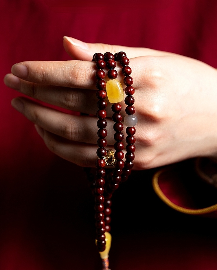 Natural Rosewood 108 Bead Mala Bracelet with Beeswax and Hetian Jade Zodiac Sign Charm