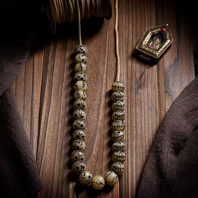 Sacred Guardians Yak Bone Bracelet – "Chitipati & Dice Edition"