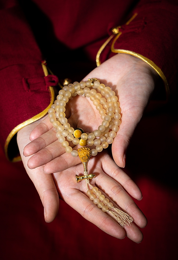 Tibetan Simplicity – Natural Highland Goat Horn Mala