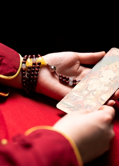 Natural Rosewood 108 Bead Mala Bracelet with Beeswax and Hetian Jade Zodiac Sign Charm