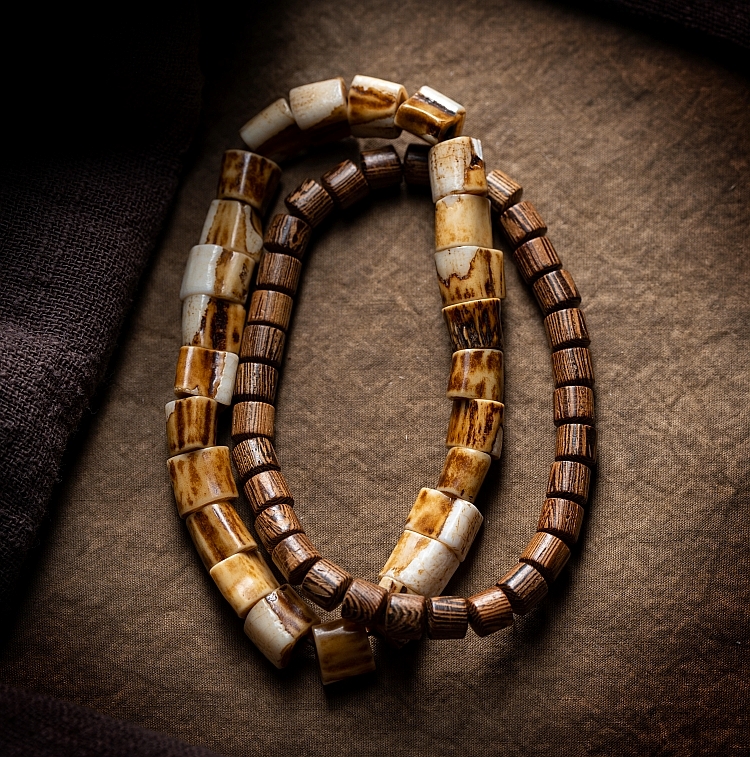 Wilderness Bond: Natural Antler & Chicken-Wing Wood Double-Strand Bracelet