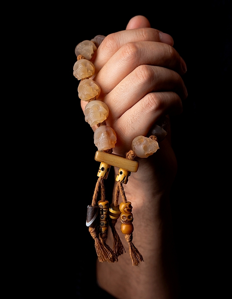 Shitro Lord Bone Bracelet: Tibetan Handcarved Goat Horn Mala with Yak Bone Skull Accents