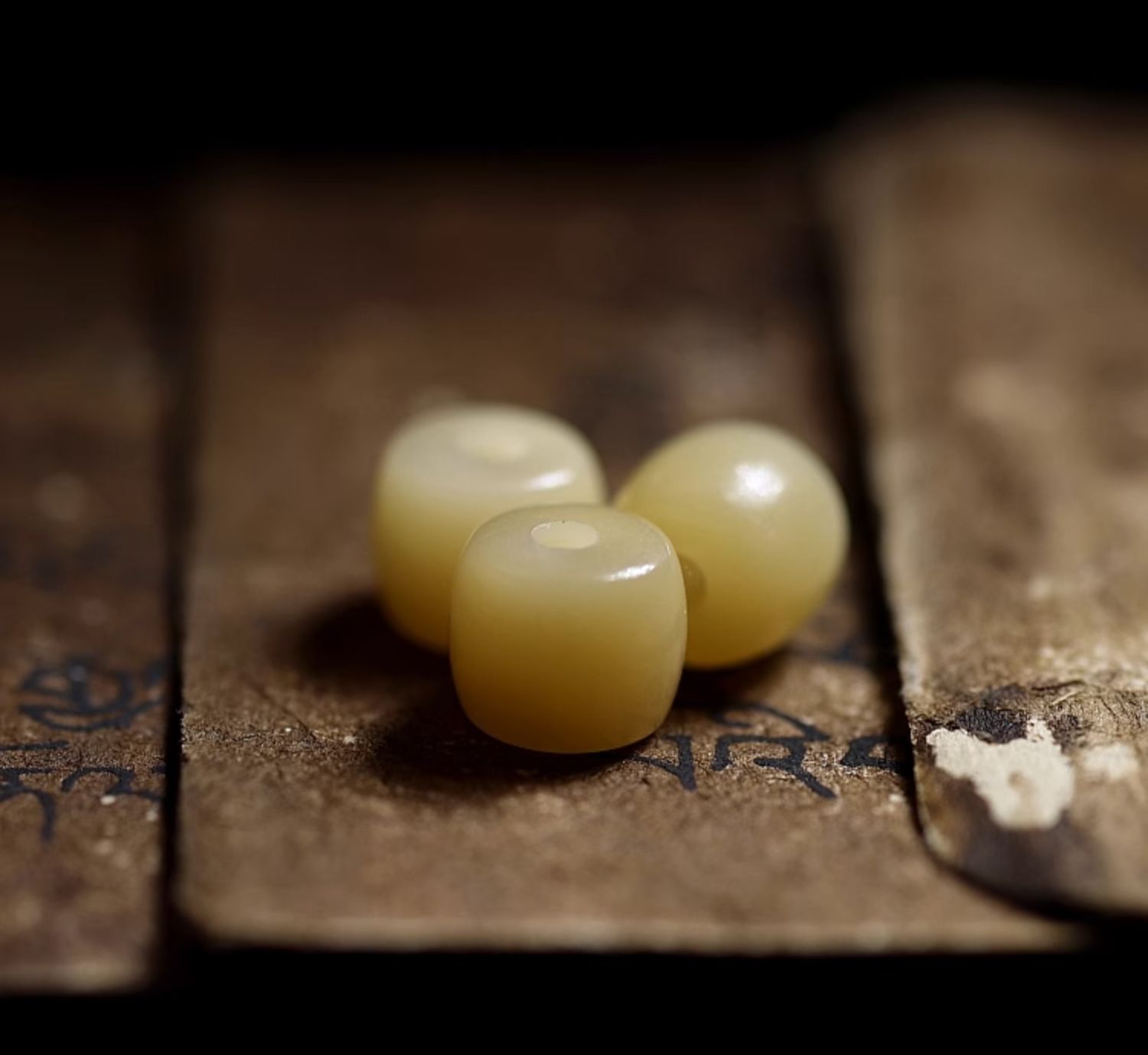 Natural White Jade Bodhi Root Mala – Handcrafted Timeless Elegance