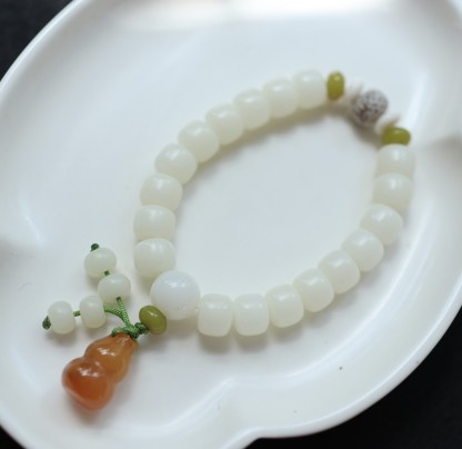 Lotus White Jade Bodhi Seed Mala (108 Beads)