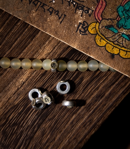 Tibetan Simplicity – Natural Highland Goat Horn Mala