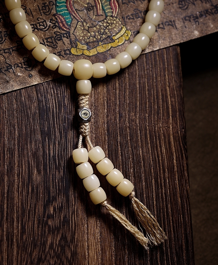 Natural White Jade Bodhi Root Mala – Handcrafted Timeless Elegance