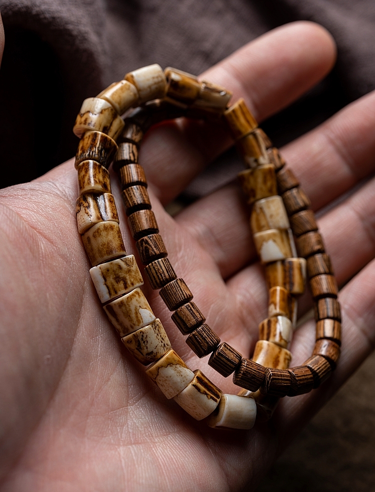 Wilderness Bond: Natural Antler & Chicken-Wing Wood Double-Strand Bracelet
