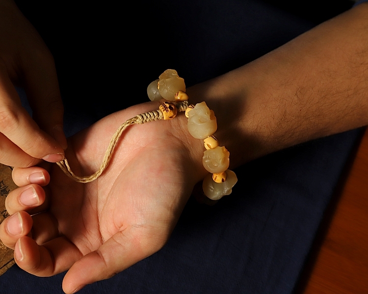 Sacred Skull Tibetan Goat Horn Mala